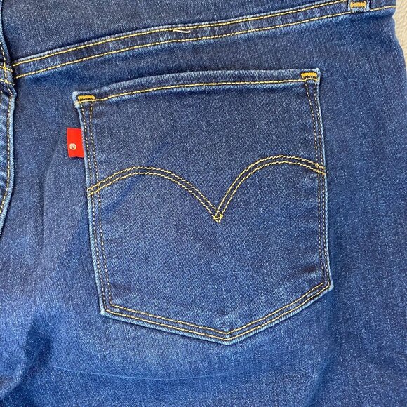 Levis Women's Jeans 33x30 311 Shaping Skinny Dark Wash For Women - Picture 15 of 16